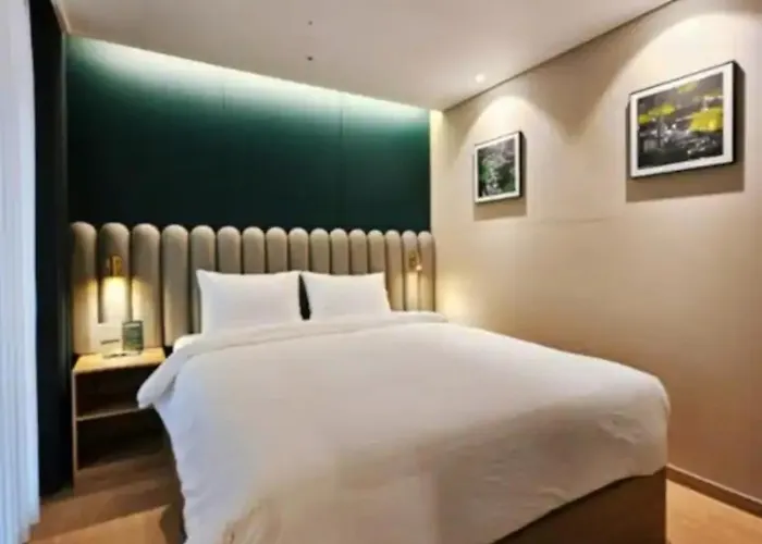 #elbon The Hotel